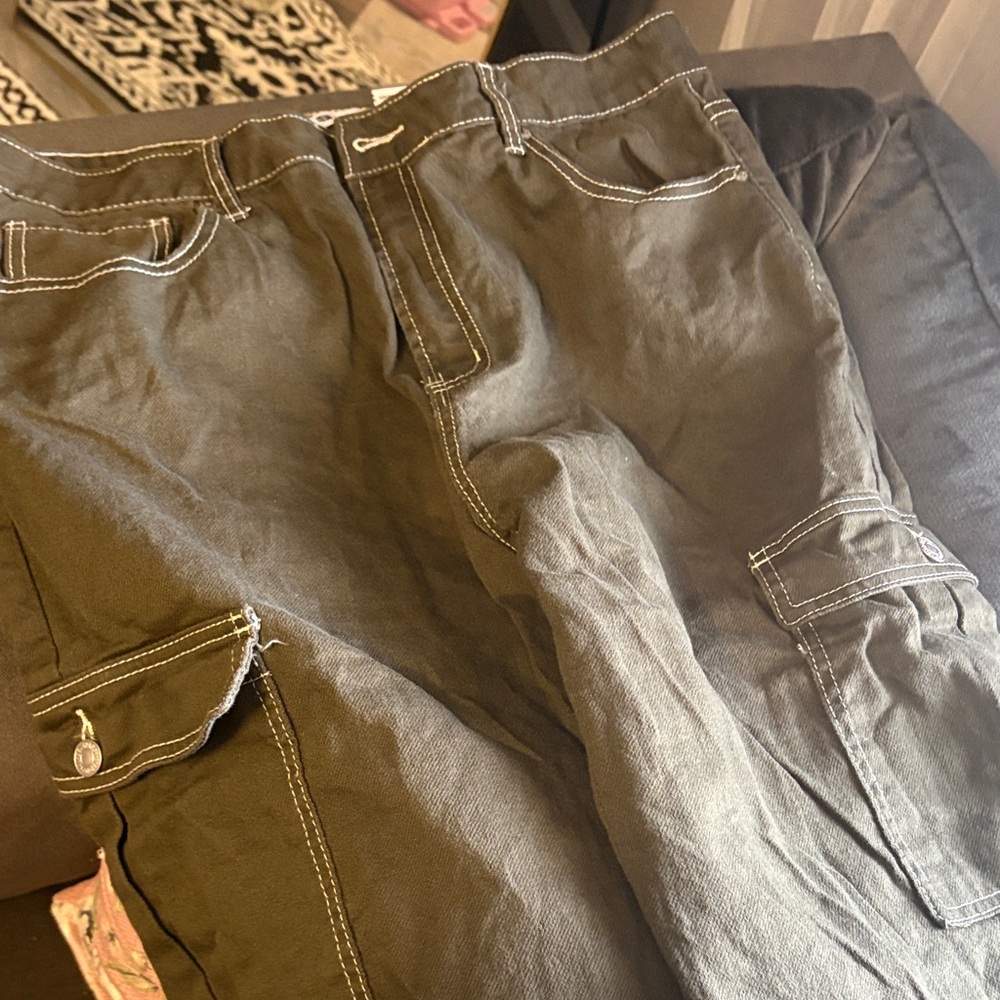 Women’s Green Cargo Pants with Stitch Detailing